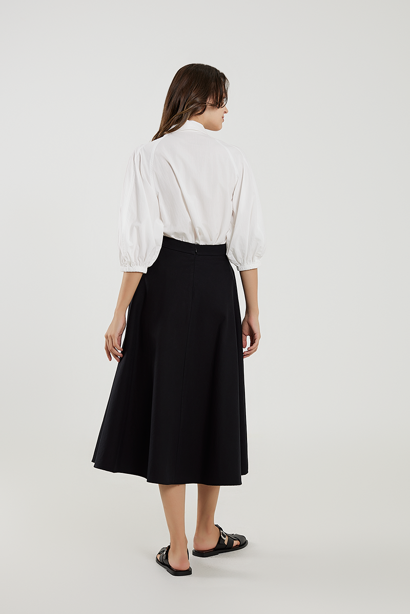 Classic Round Midi Skirt in Black