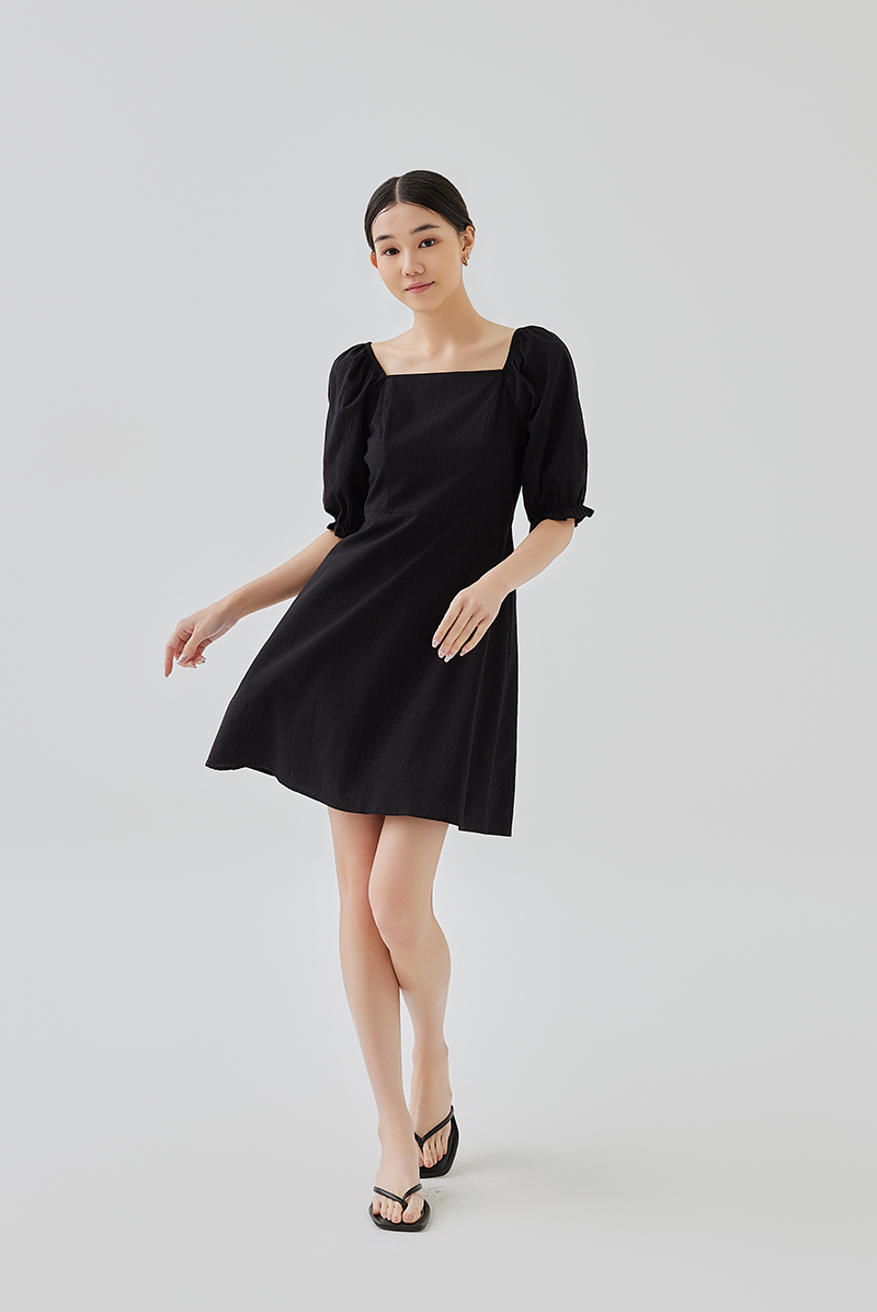 Dephny Peasant Sleeves Dress in Black