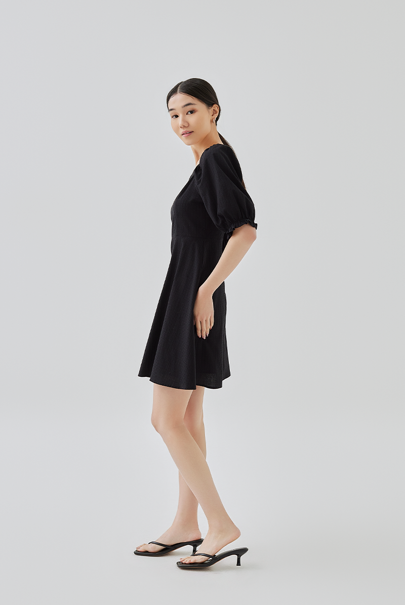 Dephny Peasant Sleeves Dress in Black