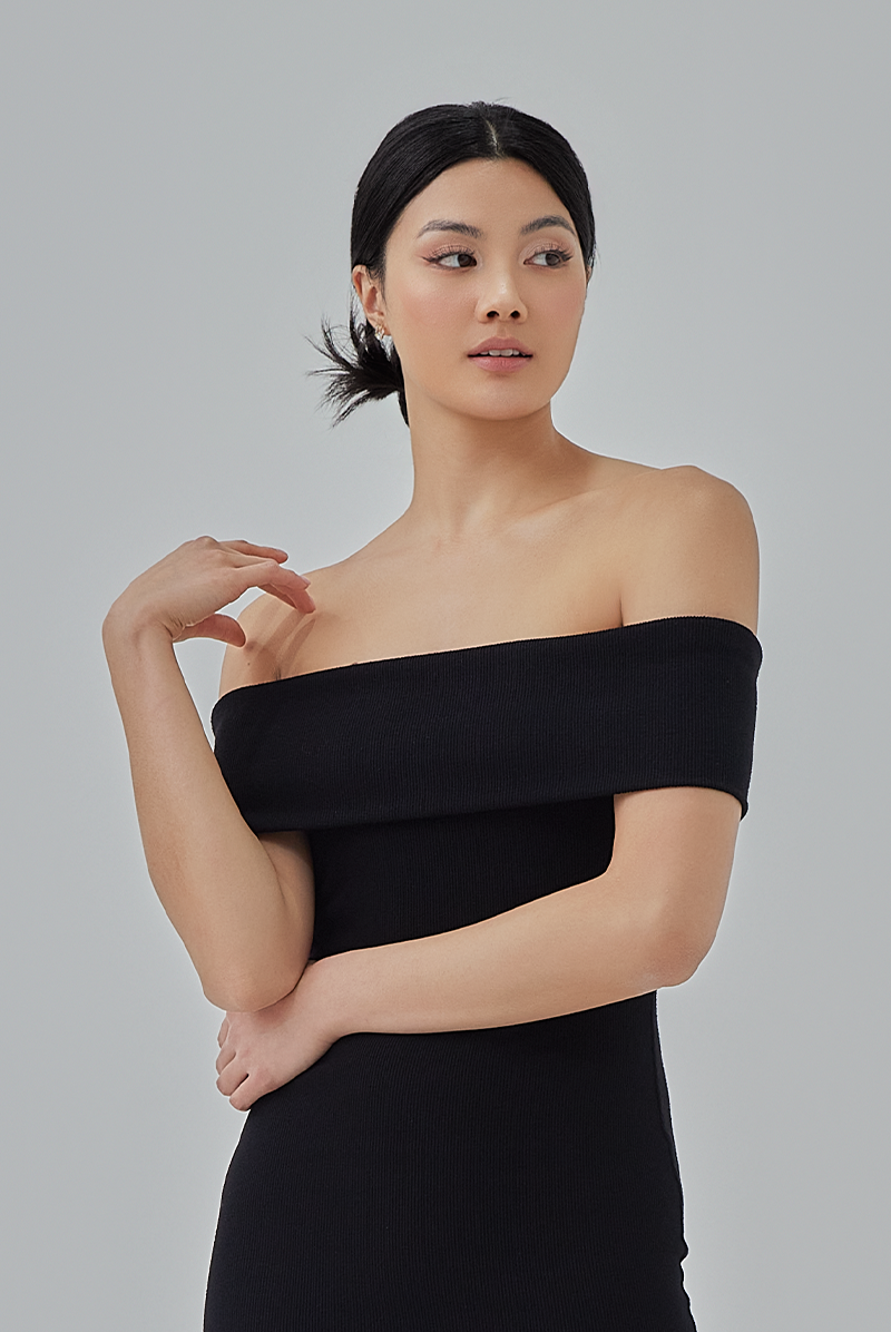 Mei Off-Shoulder Bodycon Dress in Black