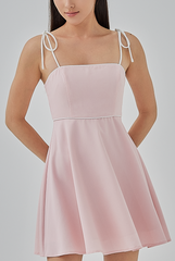 Ayleen Contrast Binding Skater Dress in Pink