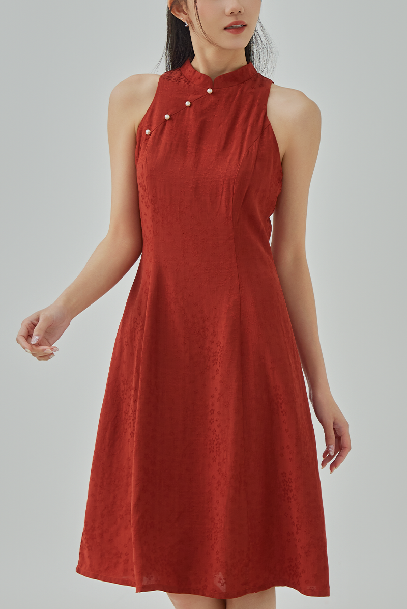 Daphnie Embossed Silk Cheongsam