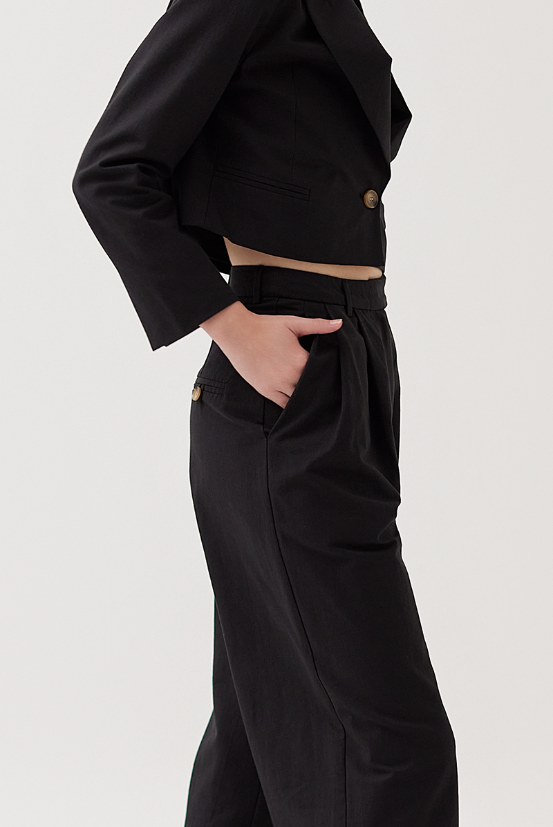 Cropped Blazer & Pants Set in Black